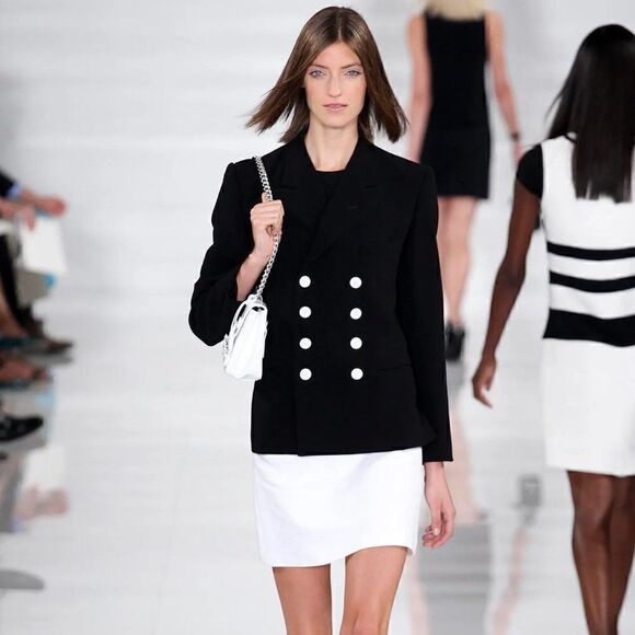 Ralph Lauren Spring ‘14 Tella Black Patent Leather Medallion Vamp Patform Pump - Picture 7 of 16